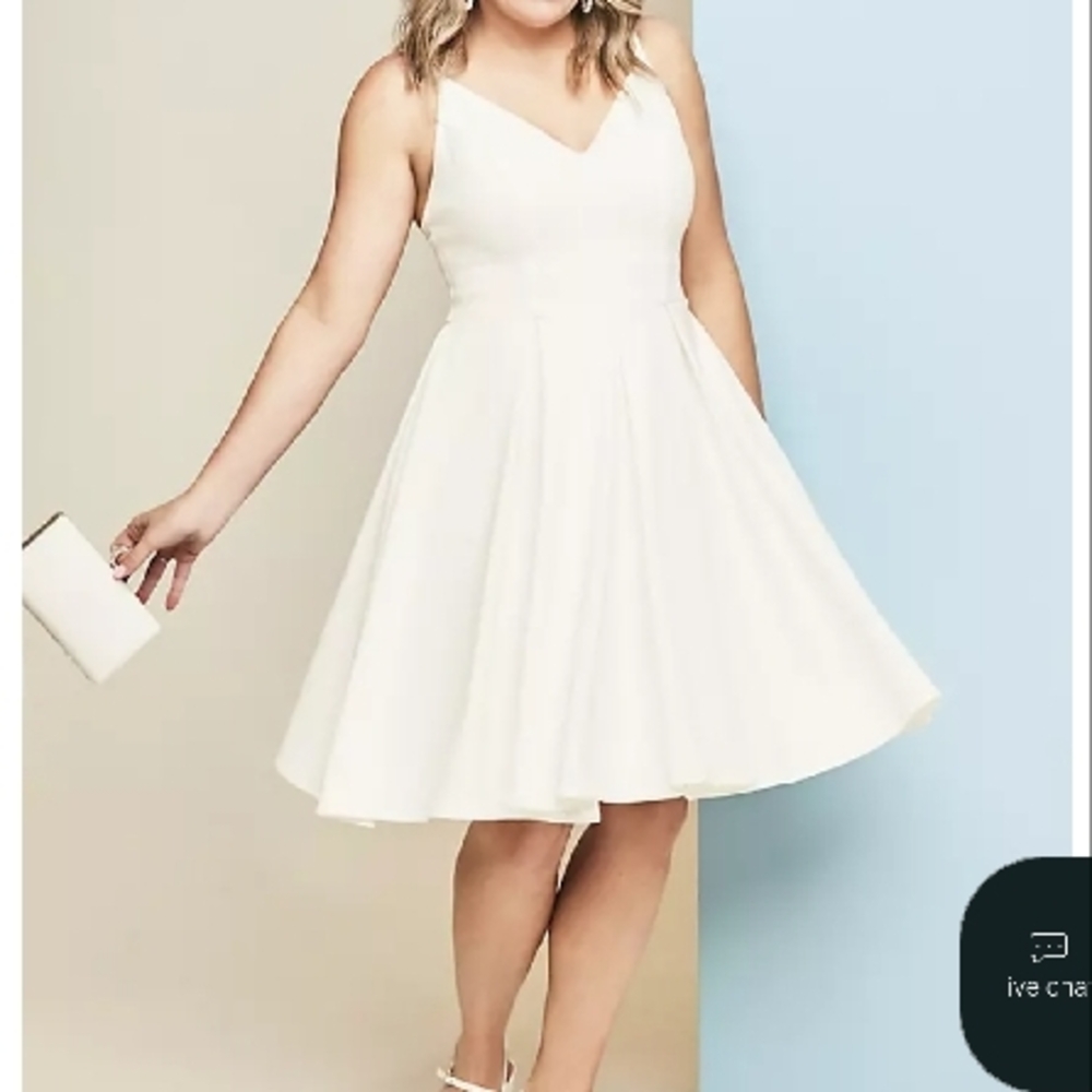 Elegant White Sleeveless Dress